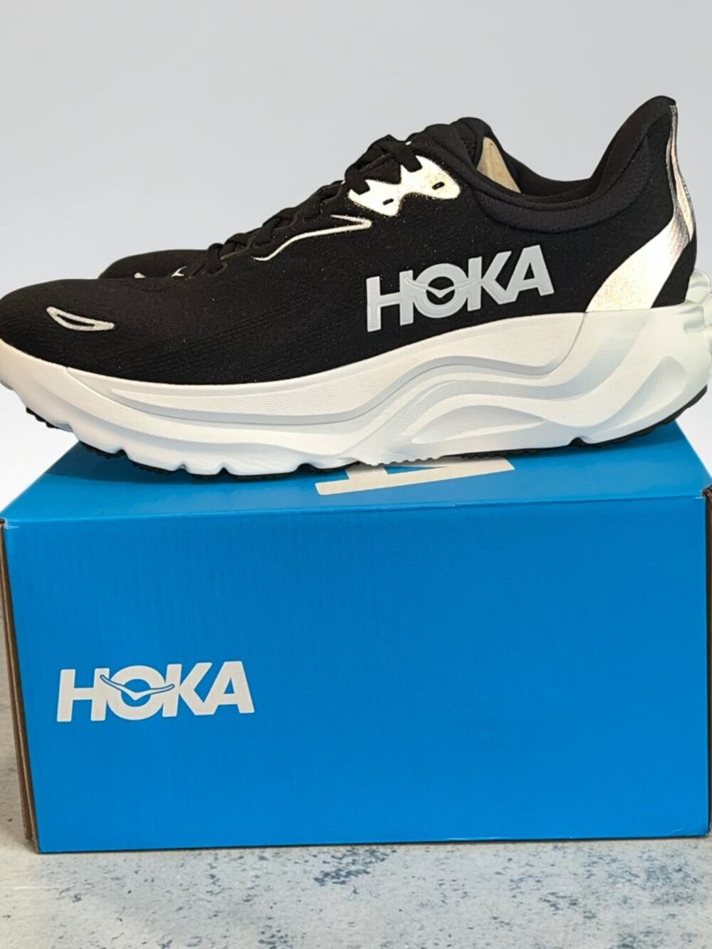 Men's Hoka One One Arahi 8 Size 10D NWT